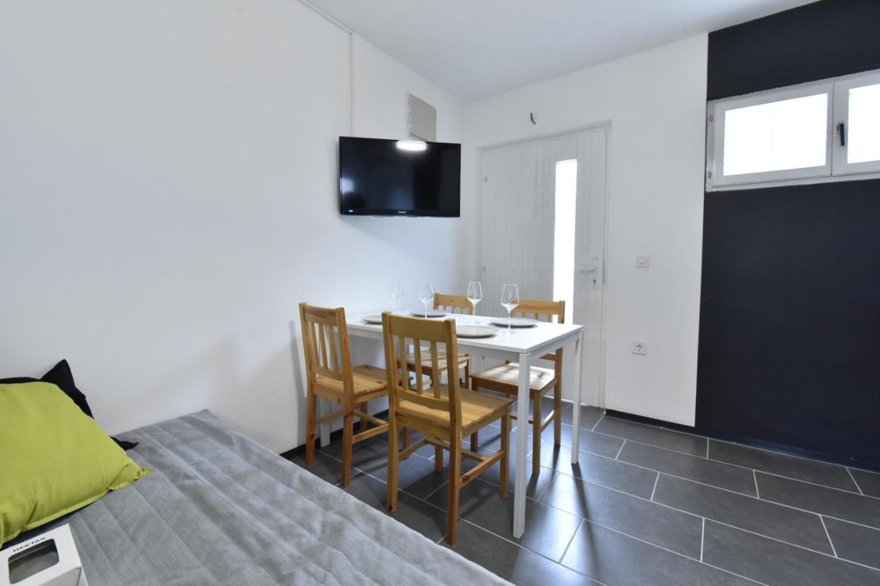 Apartmani Vinetan Betina  Kültér fotó